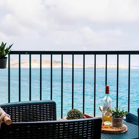 A Stylish Seaside Holiday Home St. Paul's Bay Exterior photo